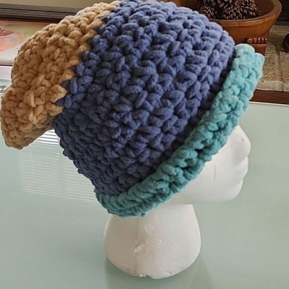 Hand Knit Hat - Picture 3 of 4